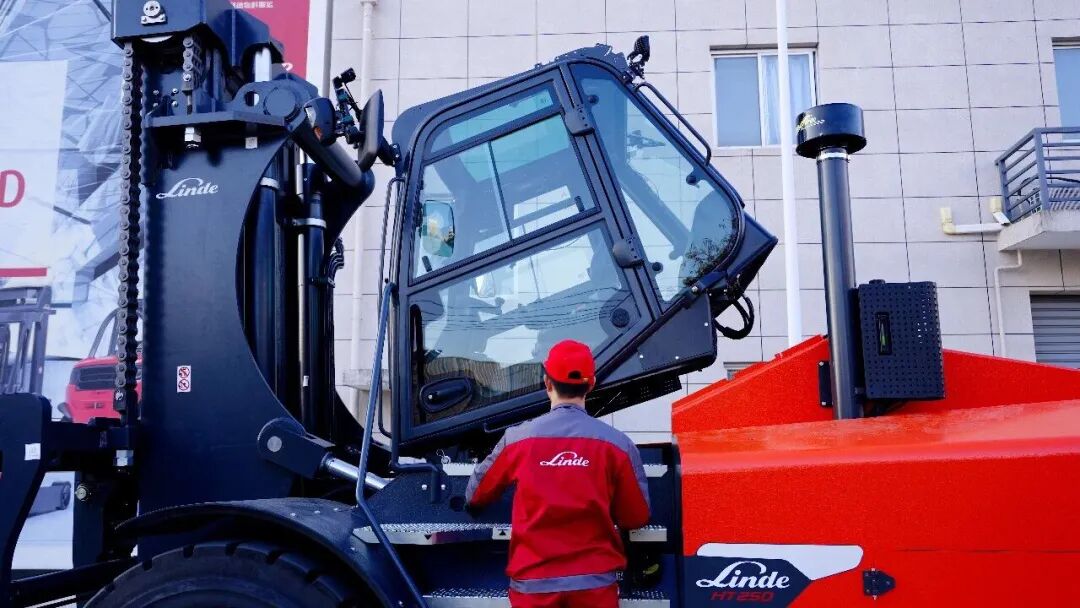heavy-duty forklifts-linde